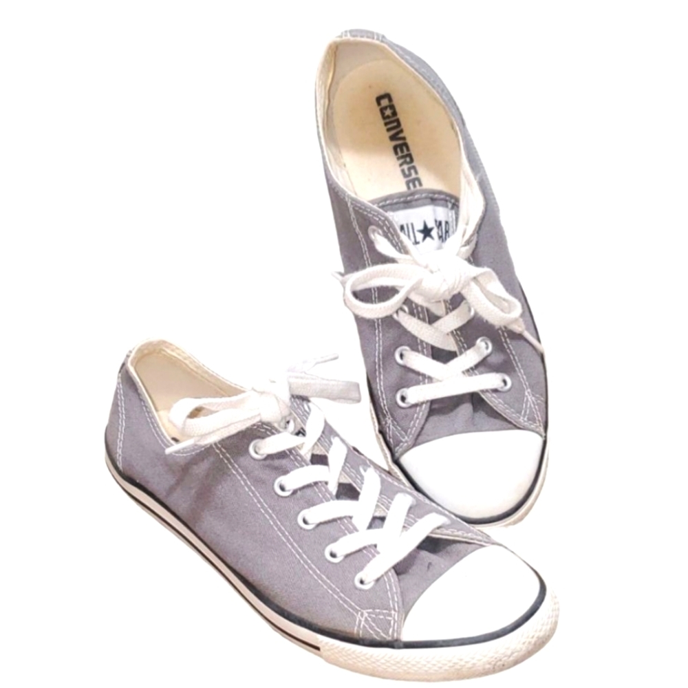 WOMEN'S CONVERSE ALL STAR LOW TOP SHOES SIZE 9
